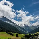 Hotel Hoehlenstein 4*