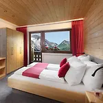 Hoehlenstein Hotel 4*