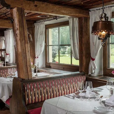 Hoehlenstein Otel