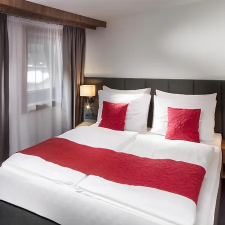 Hoehlenstein Szálloda Tux