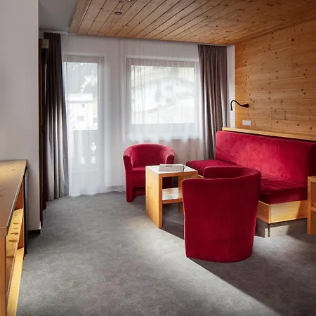 فندق Hoehlenstein 4*