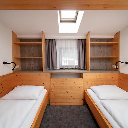 Hoehlenstein 4*