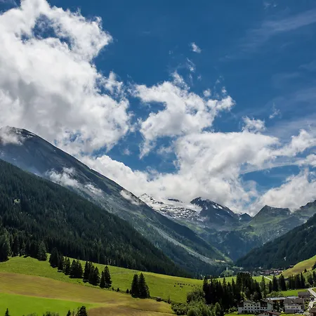 فندق Hoehlenstein 4*