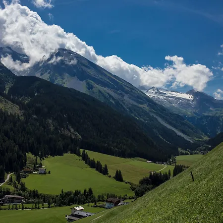 Отель Hoehlenstein Тукс