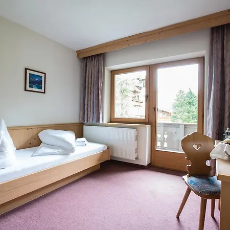 Hotel Hoehlenstein Tux