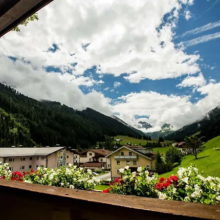 Hoehlenstein Szálloda