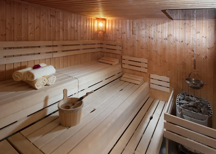 Hoehlenstein Szálloda Tux