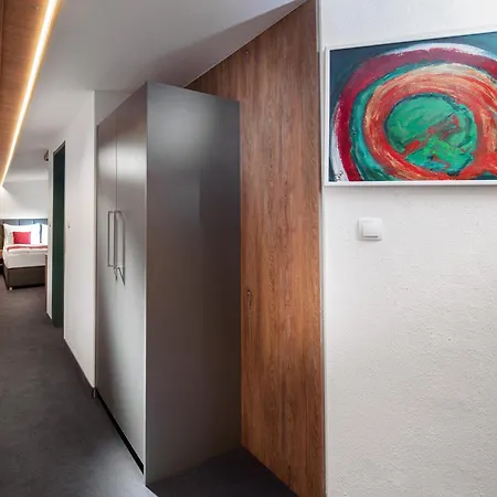 Hoehlenstein 4*