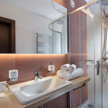Hoehlenstein Hotel 4*